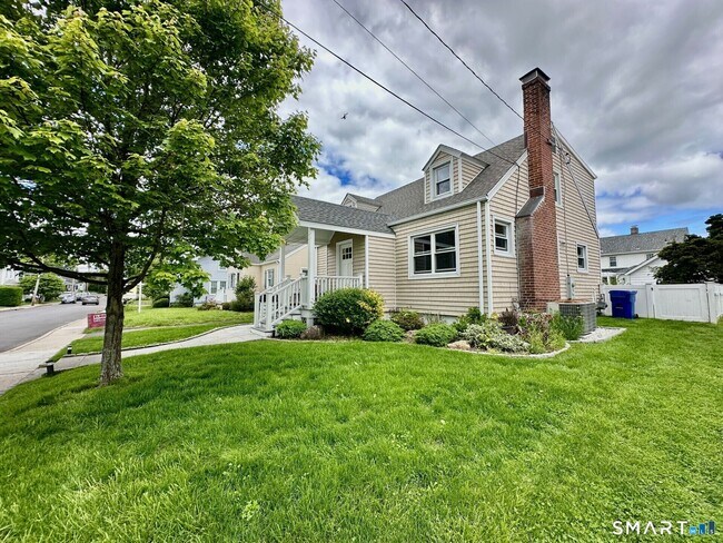 33 Emerson St