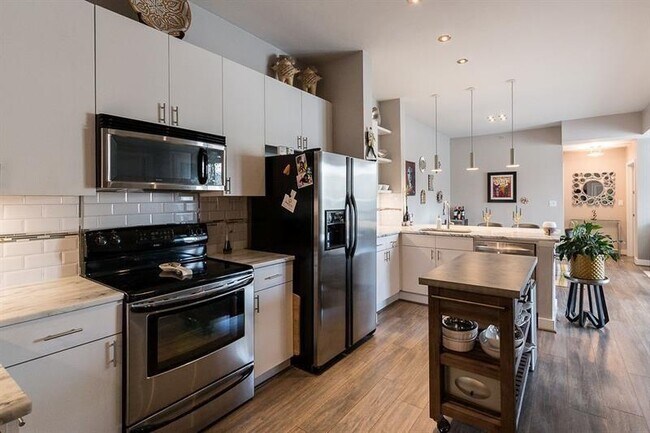 Photo - 5300 Peachtree Rd