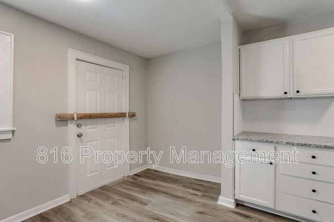 Photo - 3541 Mersington Ave