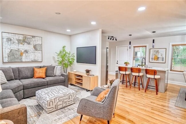 Photo - 2250 Dodson Dr