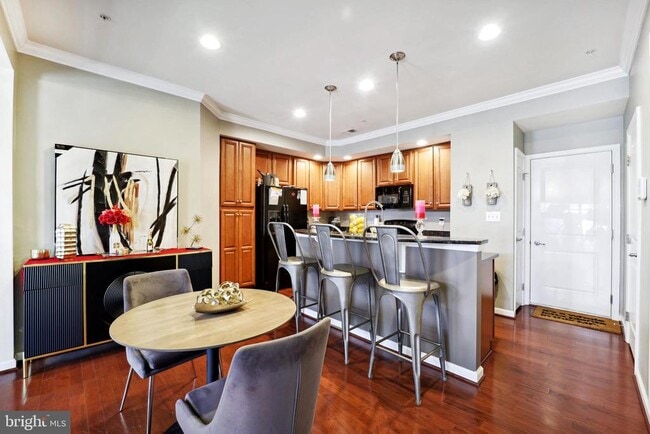 Photo - 910 Hall Station Dr