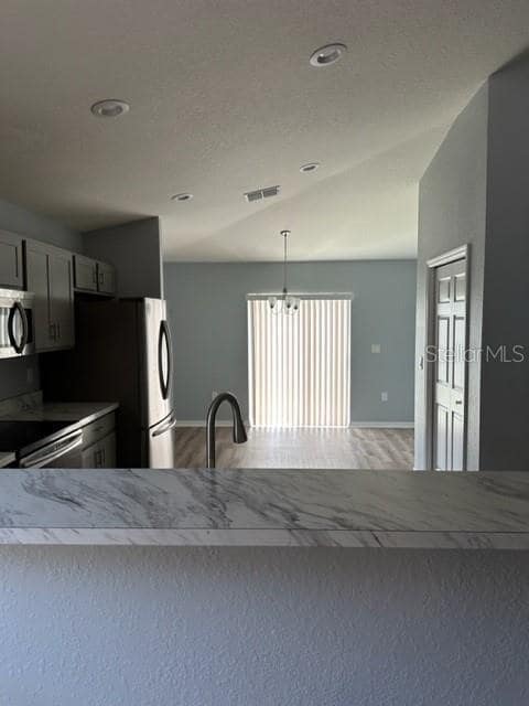Photo - 327 Tanager St