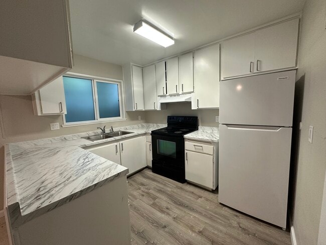 Photo - 3685 Cape Cod Ct Unit 01