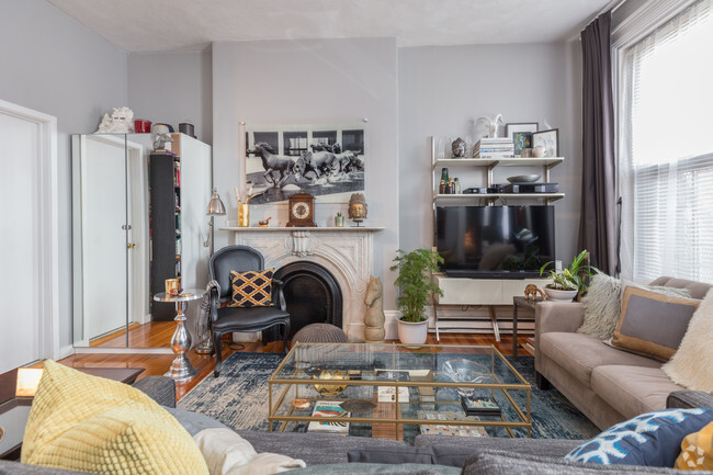 Building Photo - 701 Massachusetts Ave Unit 6 Rental