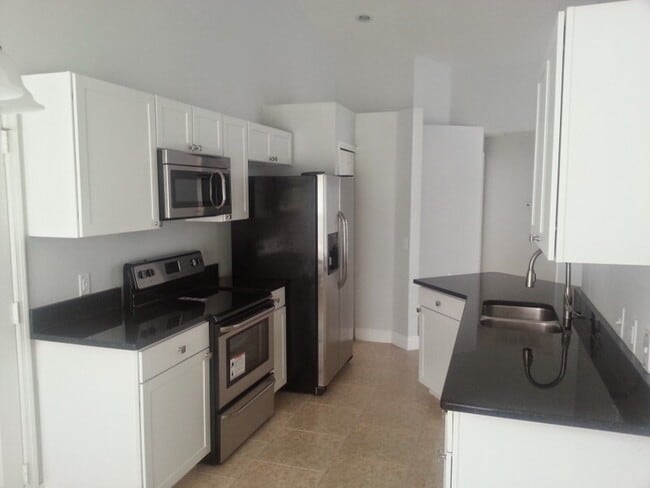 Photo - 436 Casterton Cir