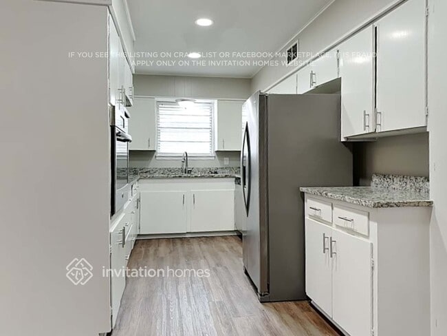 Photo - 1605 Comanche Trail