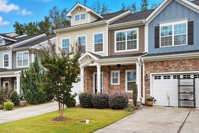 Photo - FIRST FLOOR MASTER BEDROOM-END UNIT-GREAT ...