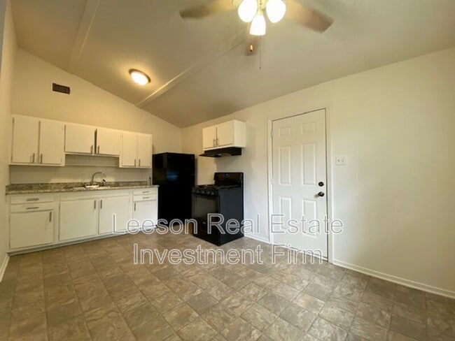 Photo - 1311 Elsa Jane St