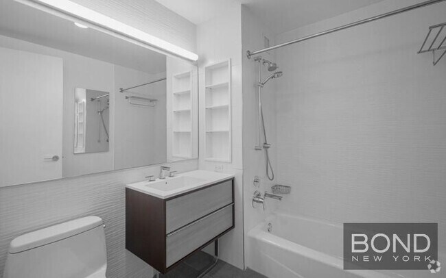 Building Photo - 10 City Pt Unit 43H Rental