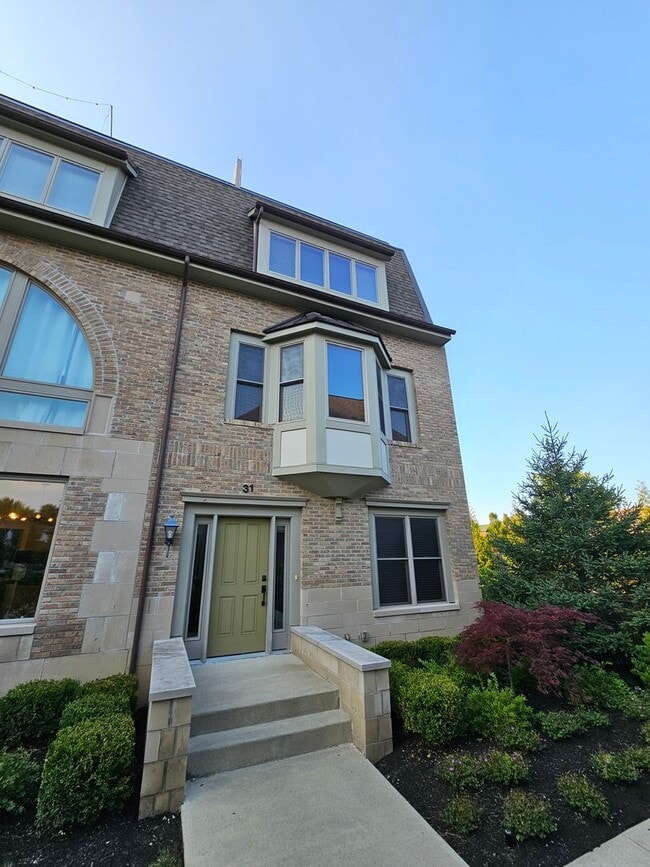 Building Photo - Don't Miss Your Chance to Lease this Luxurious End Unit Townhome Condo in Crocker Park!!
