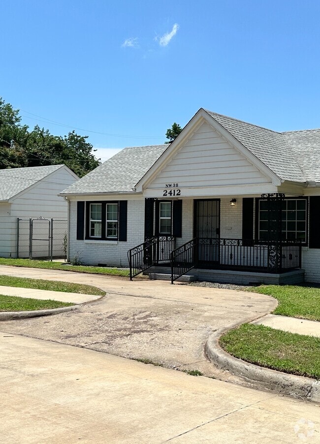 Building Photo - 2412 NW 38th St Rental