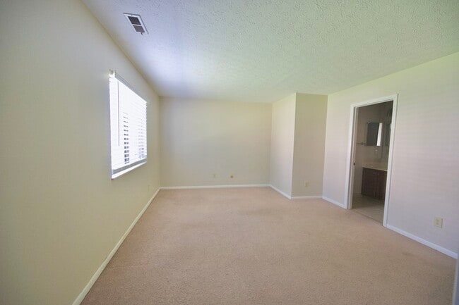 Photo - 2245 Hedgerow Road Unit B