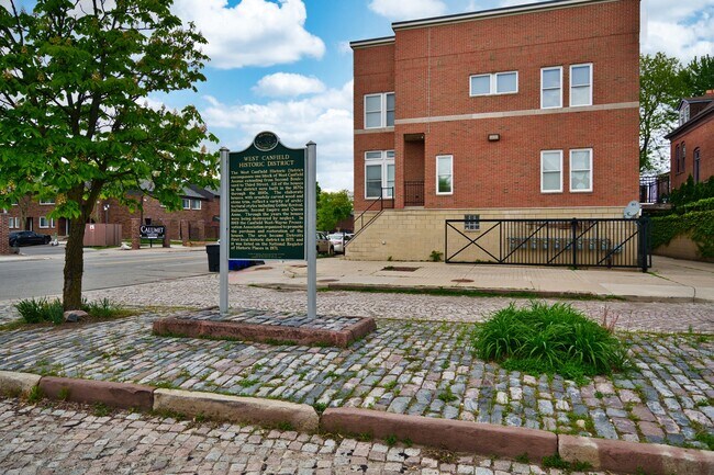 701 W Canfield St Unidad 1