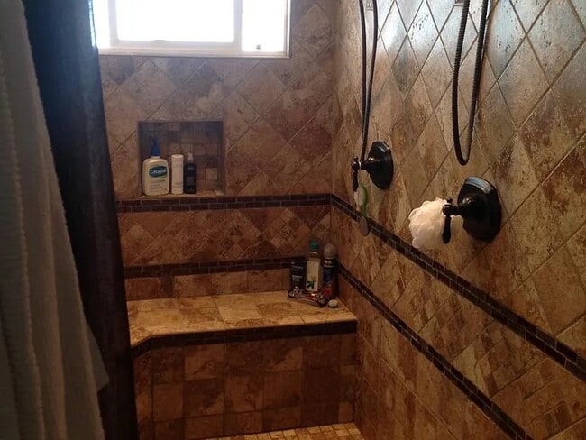 Walk in Shower with double shower heads - 2747 Tonto Way
