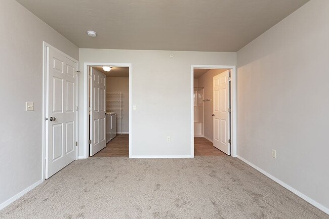 FALCON POINT APARTMENTS