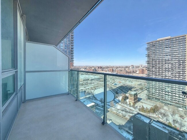 Building Photo - 1 Shore Ln Unit 1606