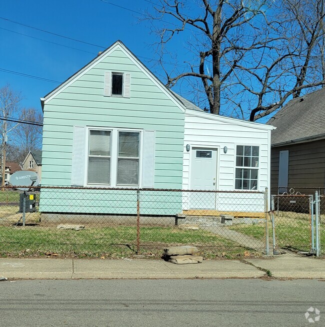 Building Photo - 1832 N Gale Ave Rental