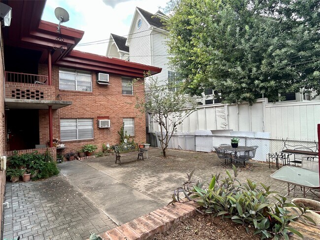 Building Photo - 1411 Indiana St Unit 2