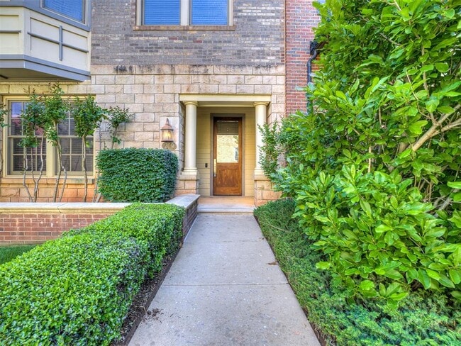 Photo - 209 N Geary Ave Townhome