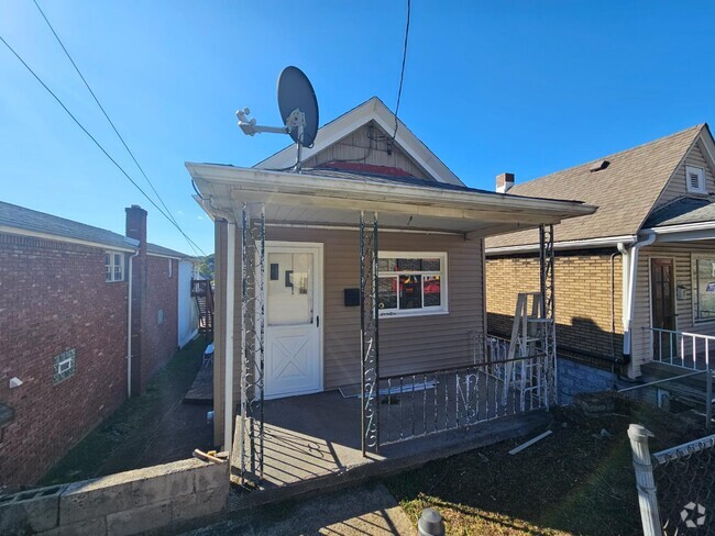 Building Photo - 916 Delaware Ave Rental