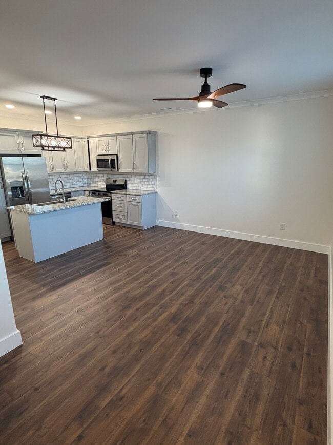 Photo - 1417 Woodbine Ave