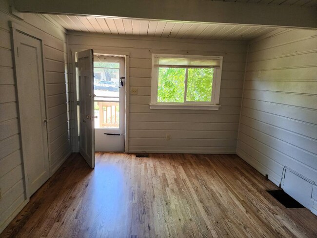 Photo - 708 E Rio Grande St