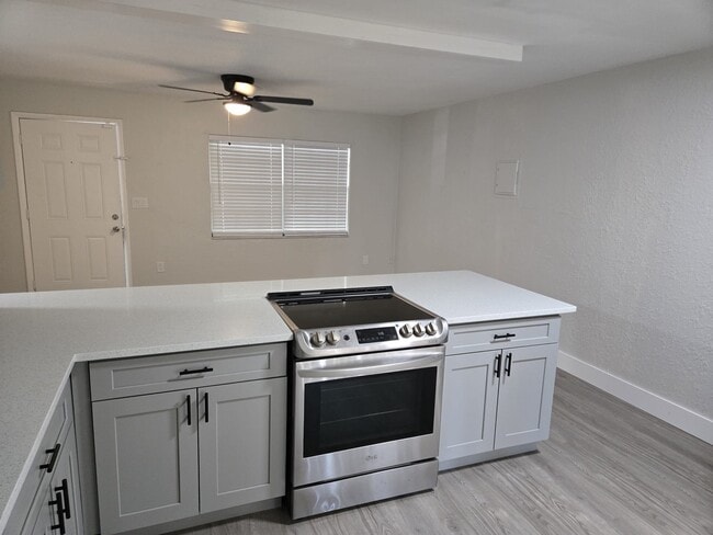 Photo - 266 Diamond St Unidad B