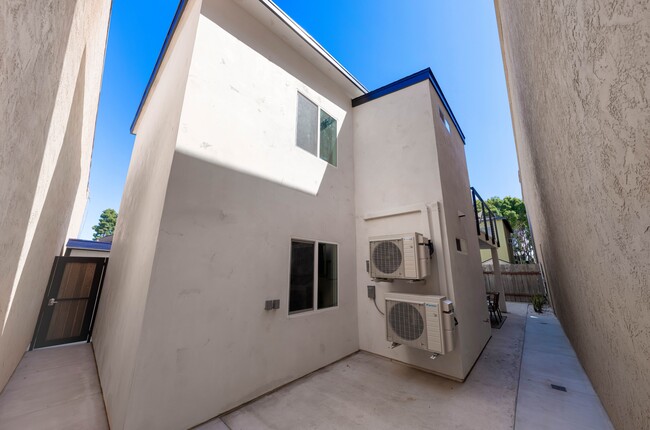 Photo - 4062 Goldfinch St Unit 1