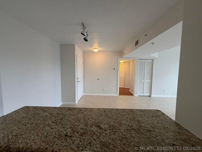 Photo - 519 E Sheridan St Unit 3072
