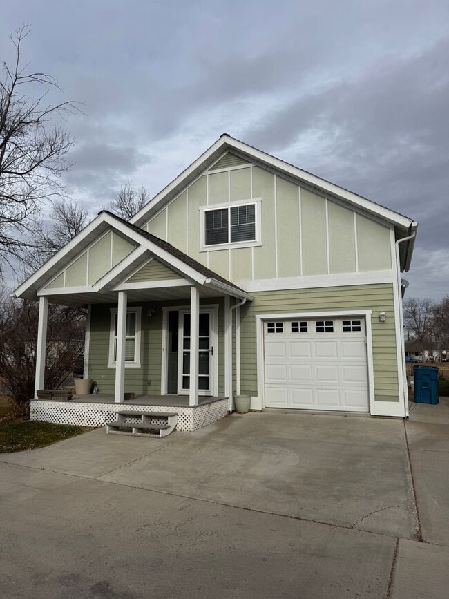 Photo - Cozy 4 bed 3 bath house