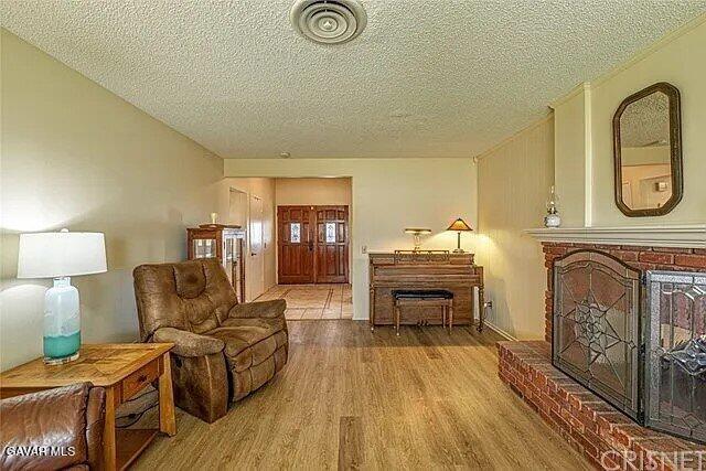 Photo - 43922 Fenner Ave