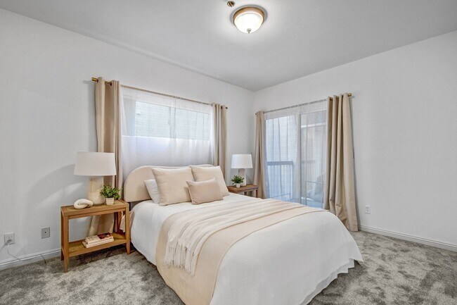 1921 Malcolm Ave Unit 201