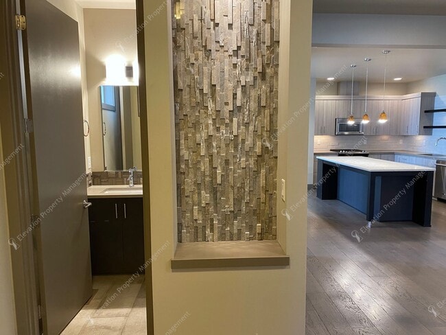 Photo - Designer-Finished Townhome Near COCC & NWX