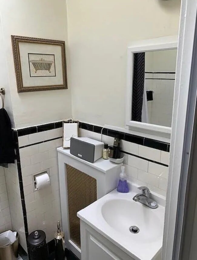 Photo - 690 Pont Reading Rd