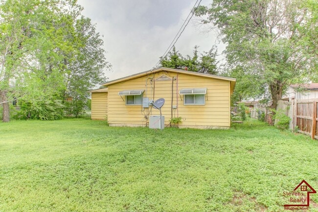 Photo - 1436 NW Ozmun Ave