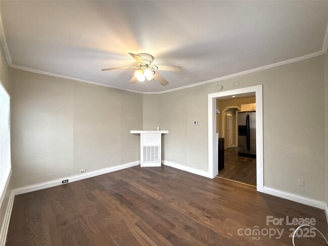 Photo - 1211 W Bank St