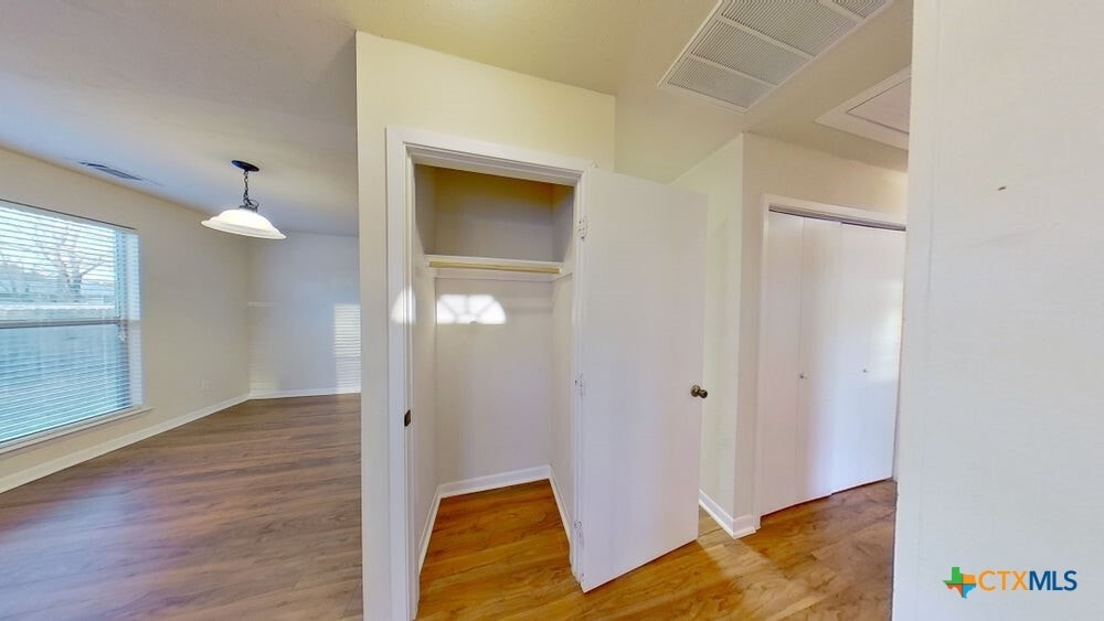 Photo - 501 N Lampasas St