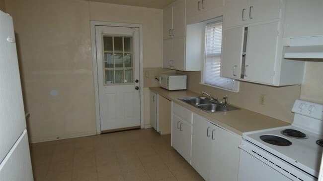 Photo - 2208 NW Walding Ave