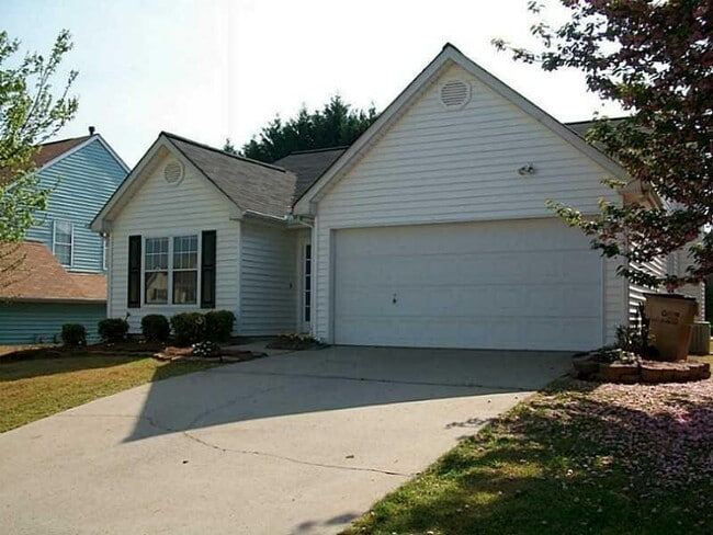 Building Photo - The Perfect Location in Acworth