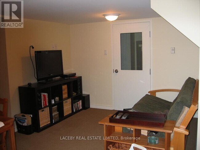 Photo - 2163 King Rd