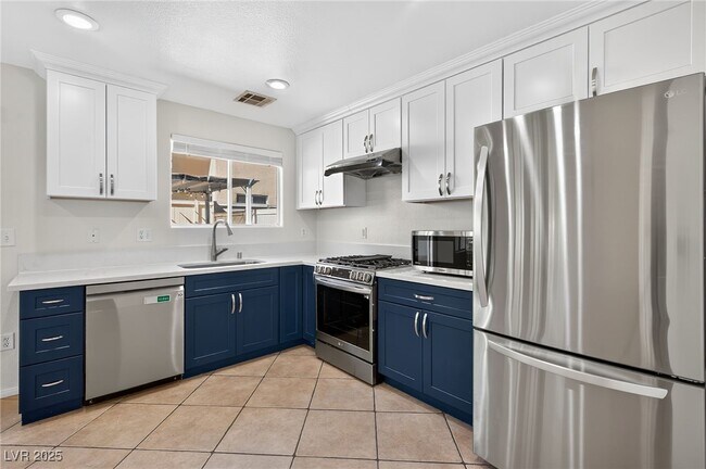 Photo - 5649 Dawn Falls St