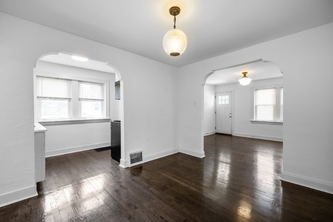 Building Photo - 6324 Berthold Ave