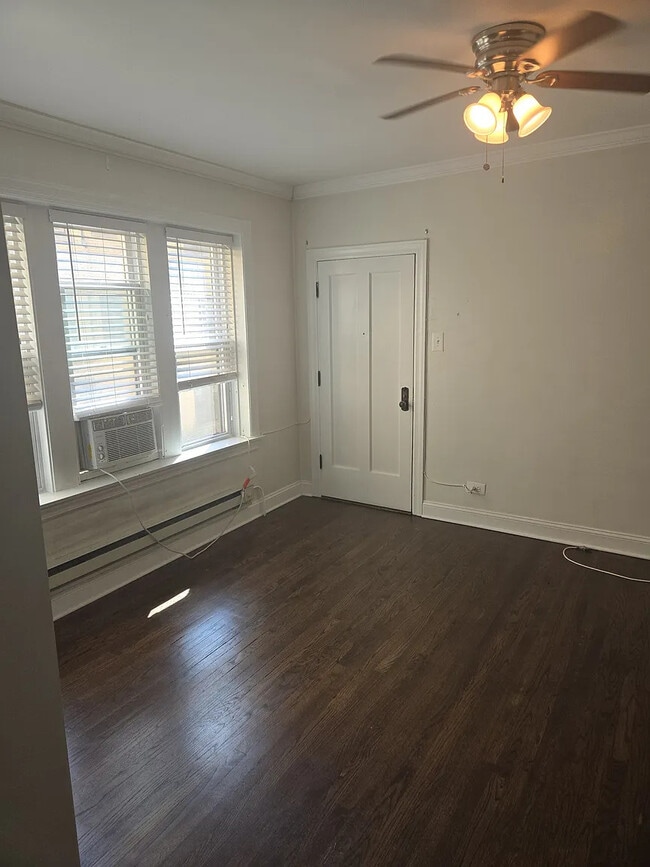 Photo - 3825 N Greenview Ave Unit 3E
