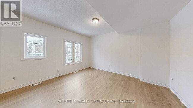 Photo - 15 Old Colony Rd