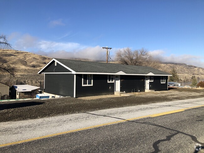 Building Photo - Grand Coulee Apartments Unit 102