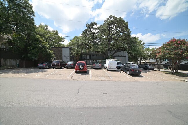 Photo - 803 W 28th St