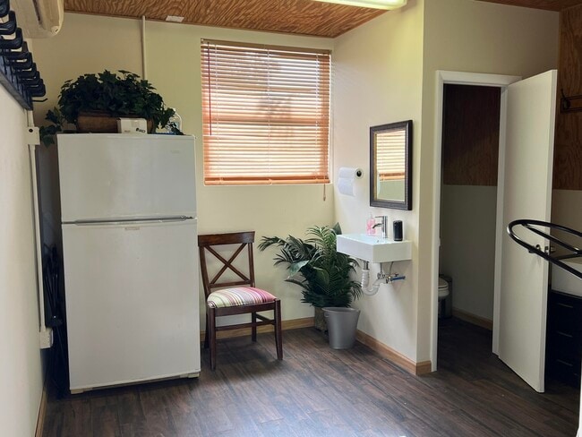 Photo - 6600 Duckweed Rd