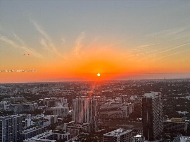 Building Photo - 501 NE 31st St Unit 604