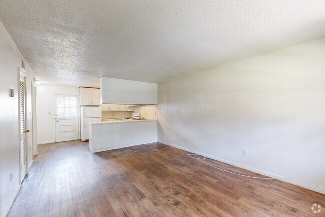 1BD 1BA 800SF 1C