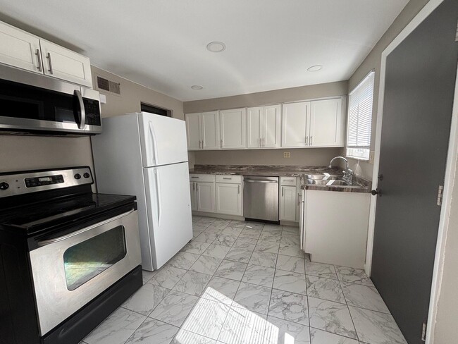 Photo - 859 Oakland Park Ave